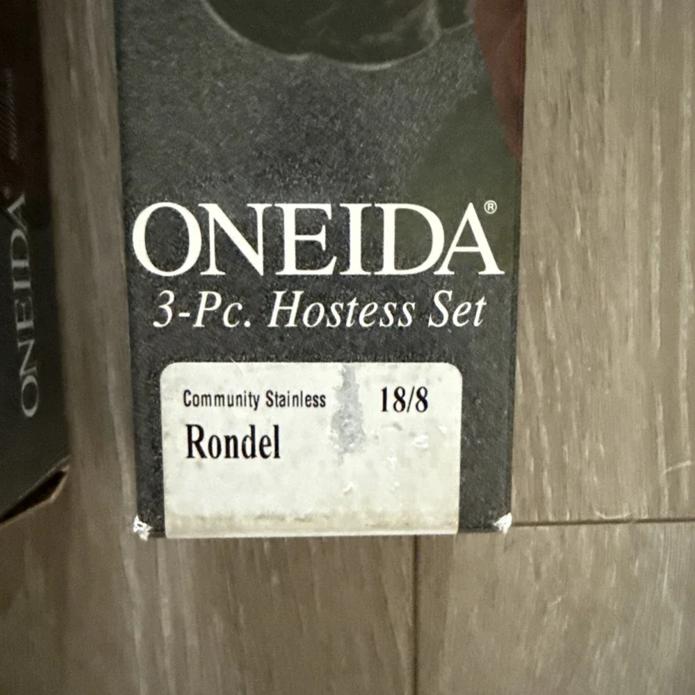 NIB Oneida Rondel 4‎ Piece Serving & Hostess Set 18/8 Stainless Flatware NEW